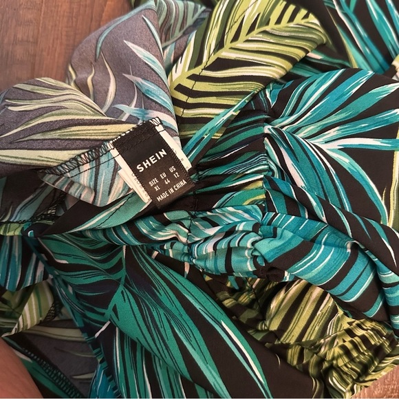 SHEIN Vibrant Palm Leaf Tropical Dressy Romper / Jumper  XL - Picture 6 of 7